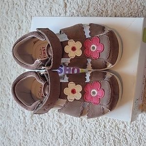 Clarks First Shoes Softly Sand Mushroom Champi 5.5M toddler
